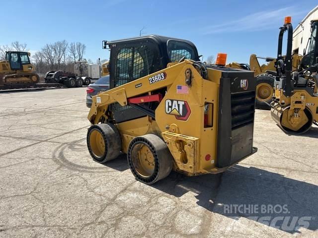 CAT 236D3 滑移装载机