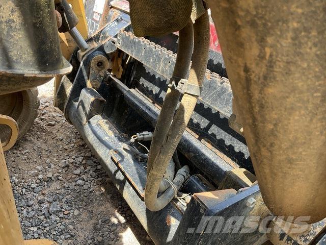 CAT 239D 滑移装载机