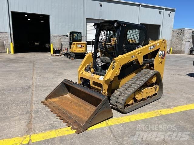 CAT 239D3 滑移装载机