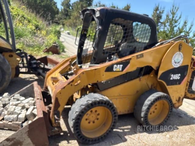 CAT 246C 滑移装载机