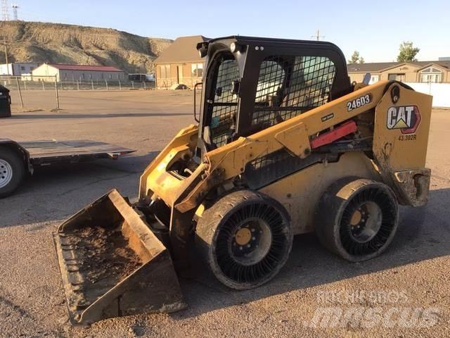 CAT 246D3 滑移装载机