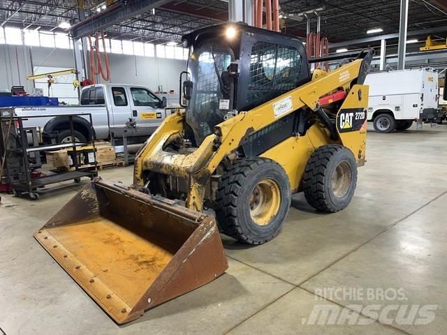 CAT 272D 滑移装载机