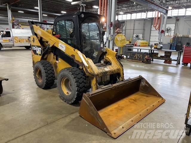 CAT 272D 滑移装载机