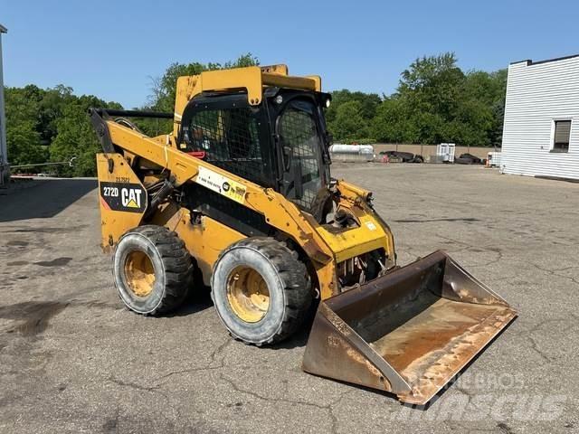 CAT 272D 滑移装载机