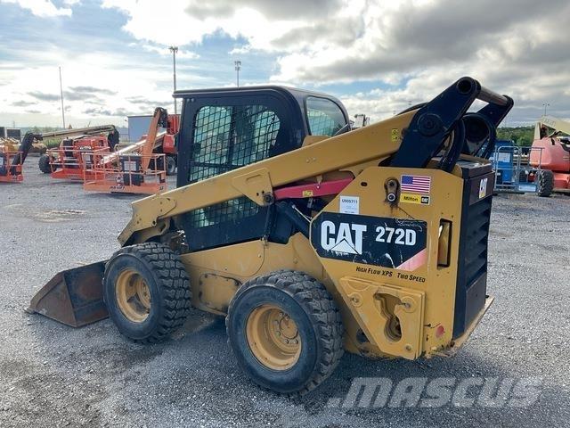 CAT 272D 滑移装载机