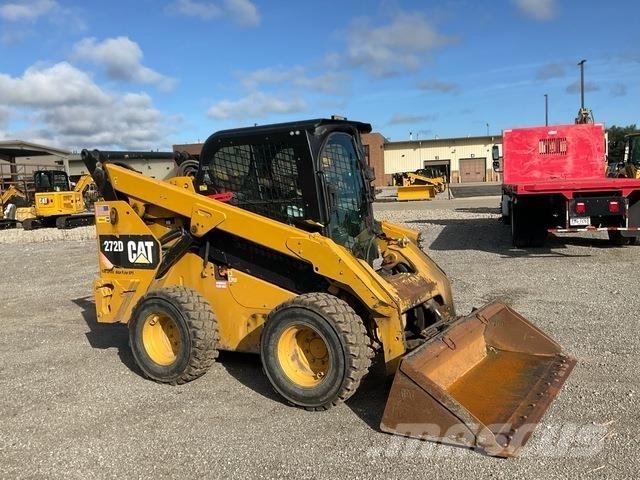 CAT 272D 滑移装载机