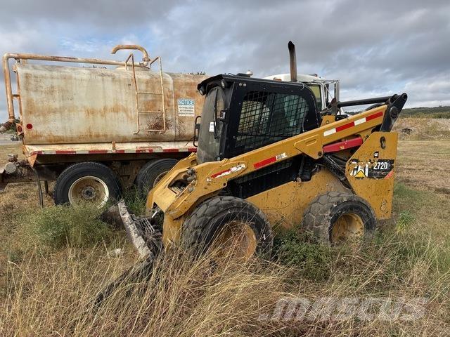CAT 272D2 XHP 滑移装载机