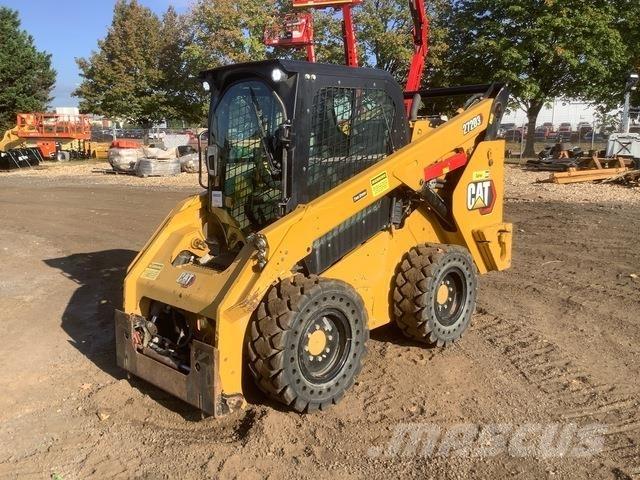 CAT 272D3 滑移装载机