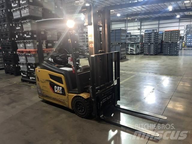 CAT 2ET3000 电动叉车