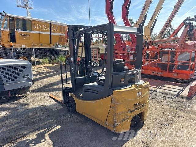 CAT 2ET4000 电动叉车