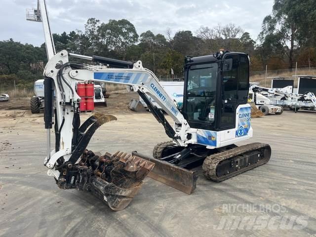 CAT 303.5CR 小型挖掘机
