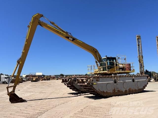 CAT 320D 履带挖掘机