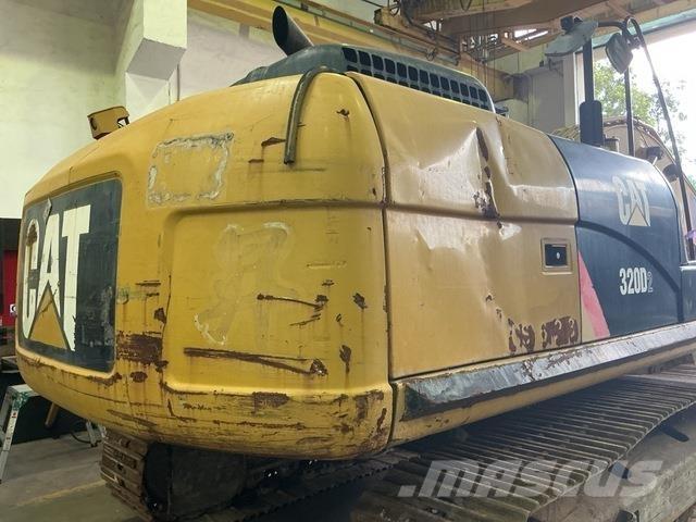 CAT 320D2 履带挖掘机