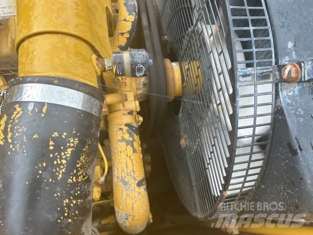 CAT 320L 履带挖掘机
