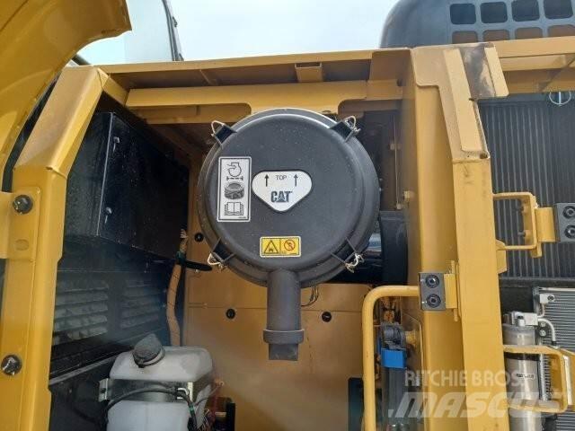CAT 323D3 履带挖掘机