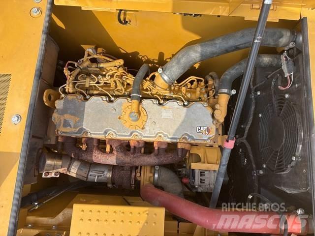CAT 323GC 履带挖掘机