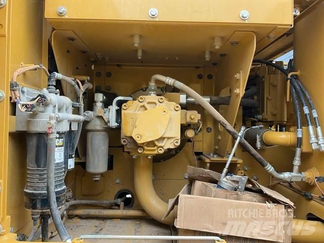 CAT 323GX 履带挖掘机