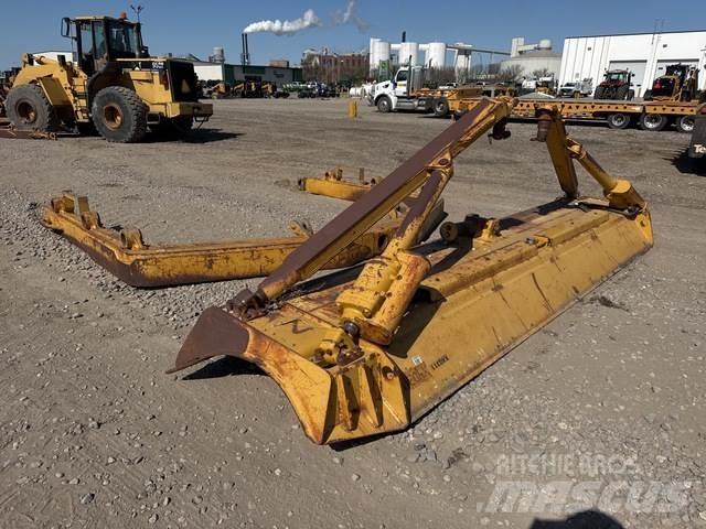 CAT 334-1781 推铲