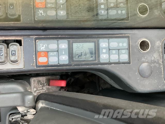 CAT 345CL 组装挖掘机