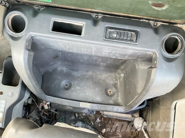 CAT 345CL VG 组装挖掘机