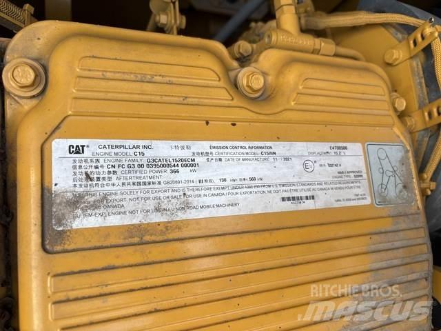 CAT 374 履带挖掘机