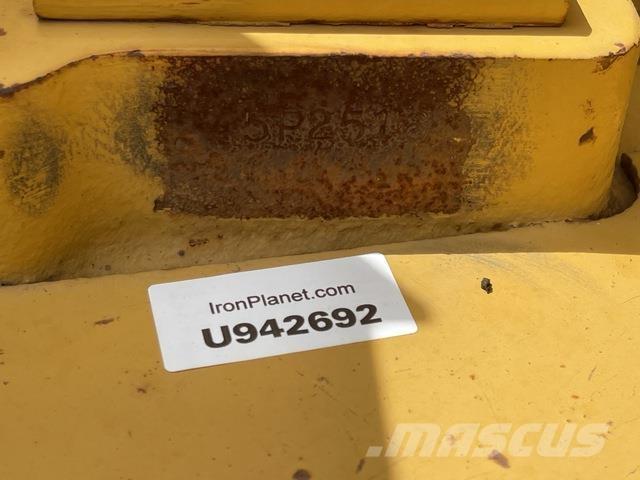 CAT 621B 铲运机