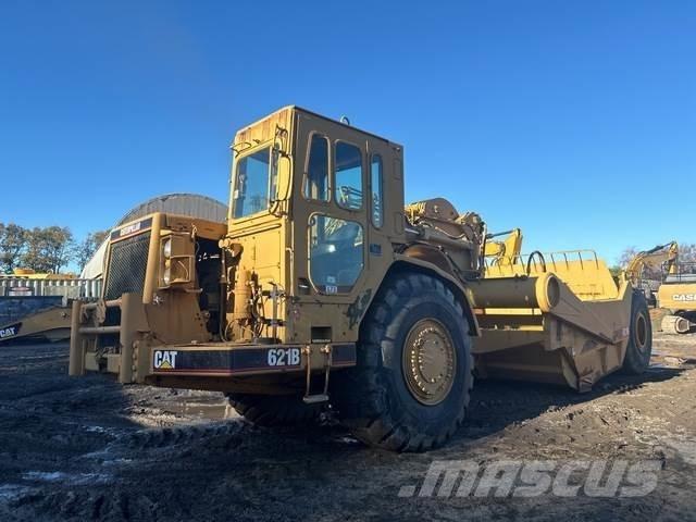 CAT 621B 铲运机