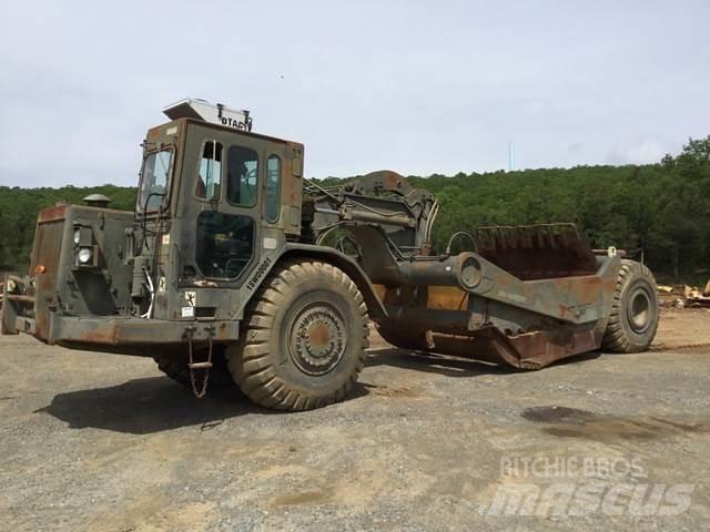 CAT 621B MIL 铲运机