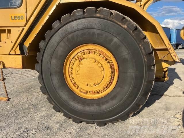 CAT 621G 铲运机