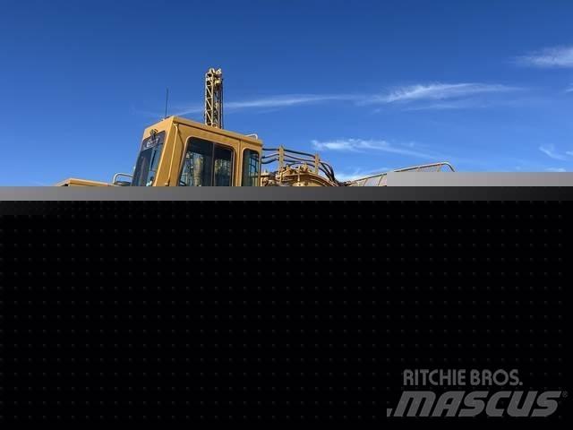 CAT 633E 铲运机