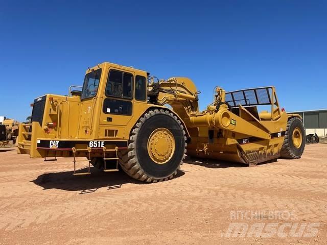 CAT 651E 铲运机