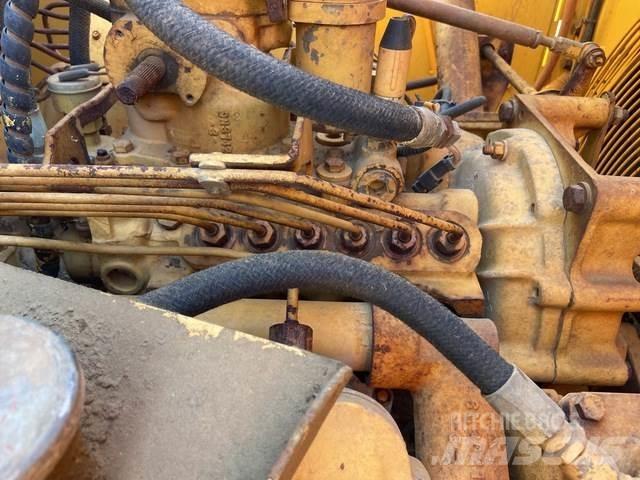 CAT 651E 铲运机