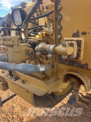 CAT 657G 铲运机