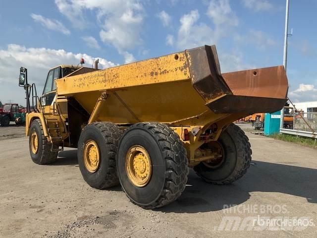 CAT 725 铰接式自卸车
