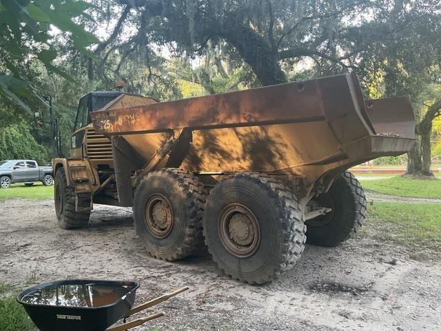 CAT 725 铰接式自卸车
