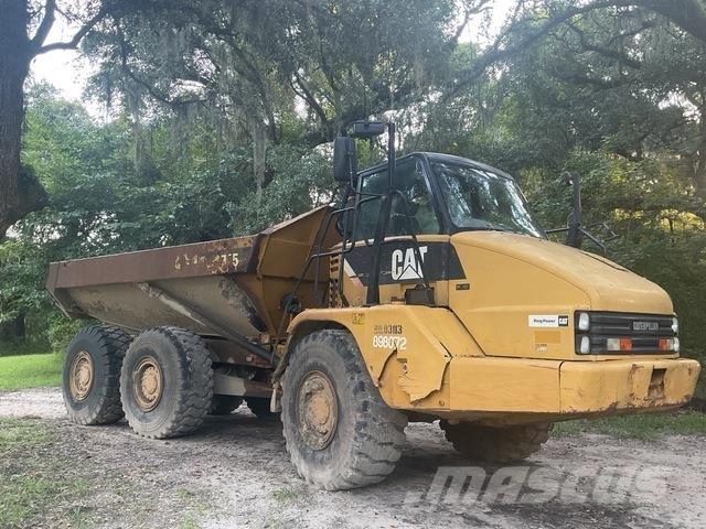 CAT 725 铰接式自卸车