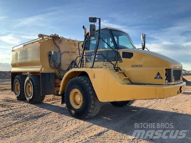 CAT 735 水罐车
