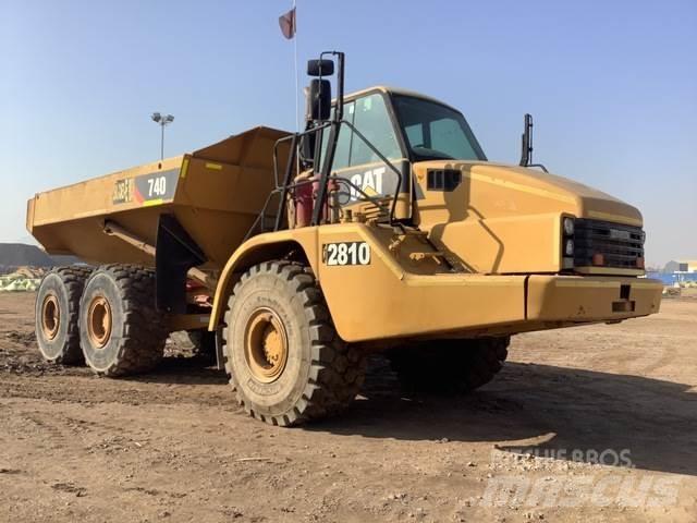 CAT 740 铰接式自卸车