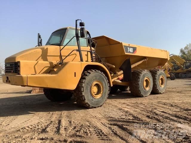 CAT 740 铰接式自卸车