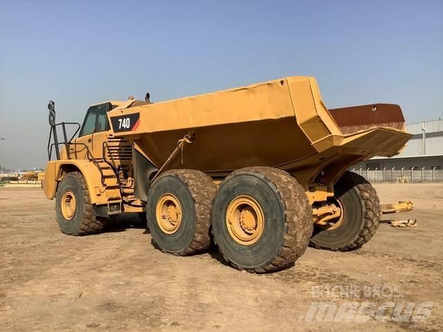CAT 740 铰接式自卸车