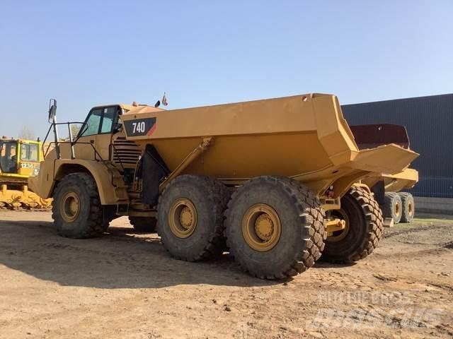 CAT 740 铰接式自卸车