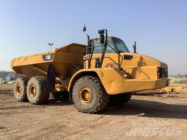 CAT 740 铰接式自卸车