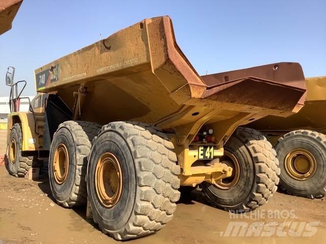 CAT 740 铰接式自卸车