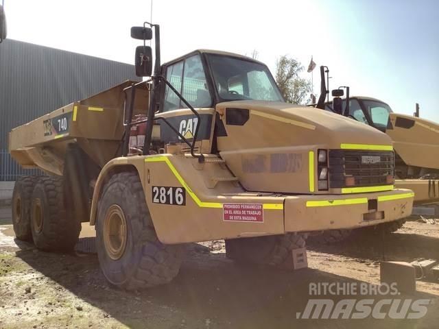 CAT 740 铰接式自卸车