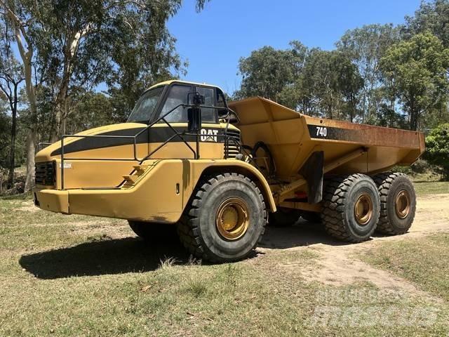 CAT 740 铰接式自卸车