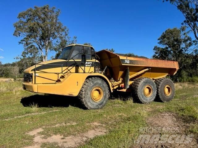 CAT 740 铰接式自卸车