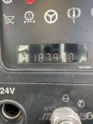 CAT 740 铰接式自卸车