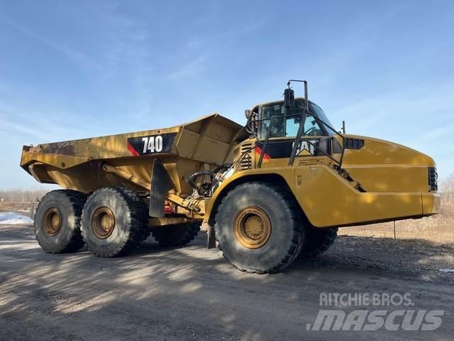 CAT 740 铰接式自卸车