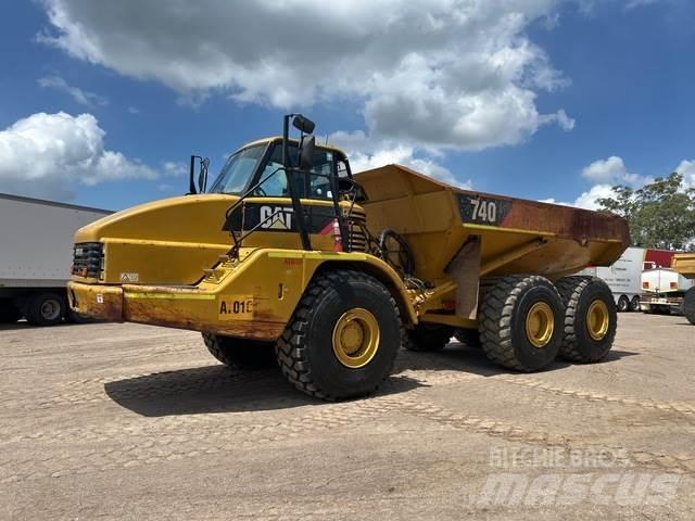 CAT 740 铰接式自卸车