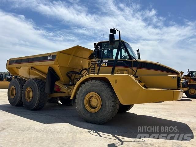 CAT 740 铰接式自卸车